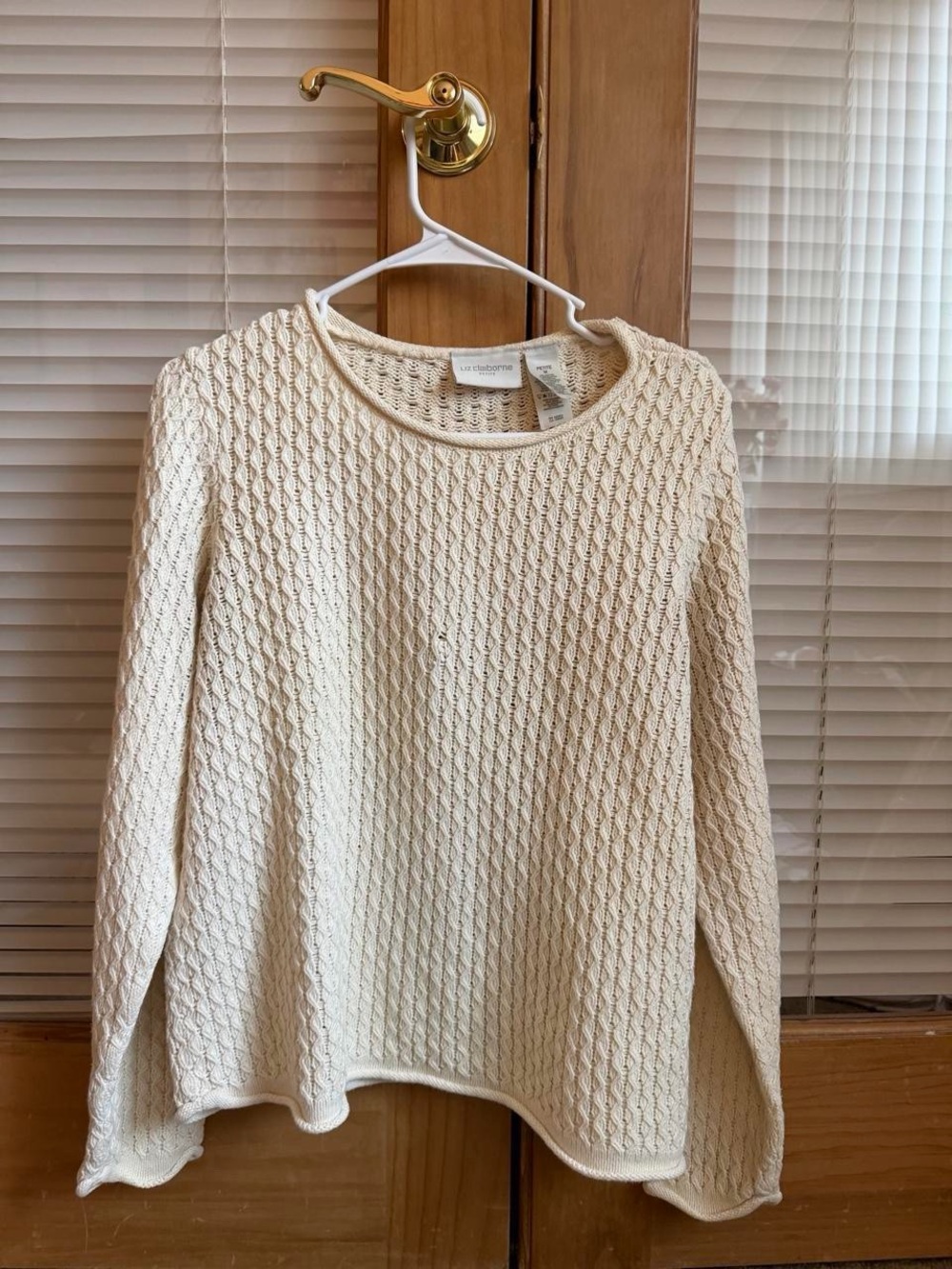 Liz Claiborne Cream Cable Knit Crew Neck Sweater